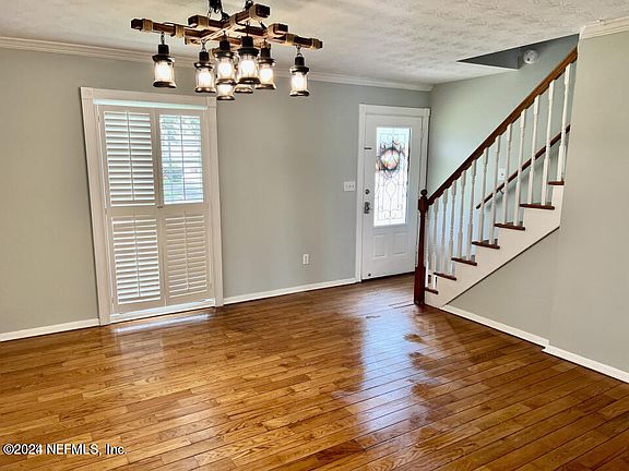 4th image of 406 SILVER WING Circle