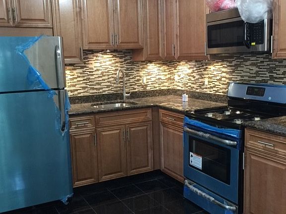 2nd image of 159 Mallory Ave