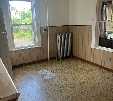 3rd image of 58 Cook St #58