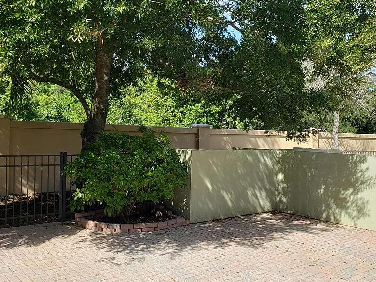 1945 Bridgepointe Cir — Photo 26