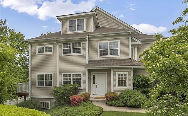 1st image of 17 Crystal Hill Dr