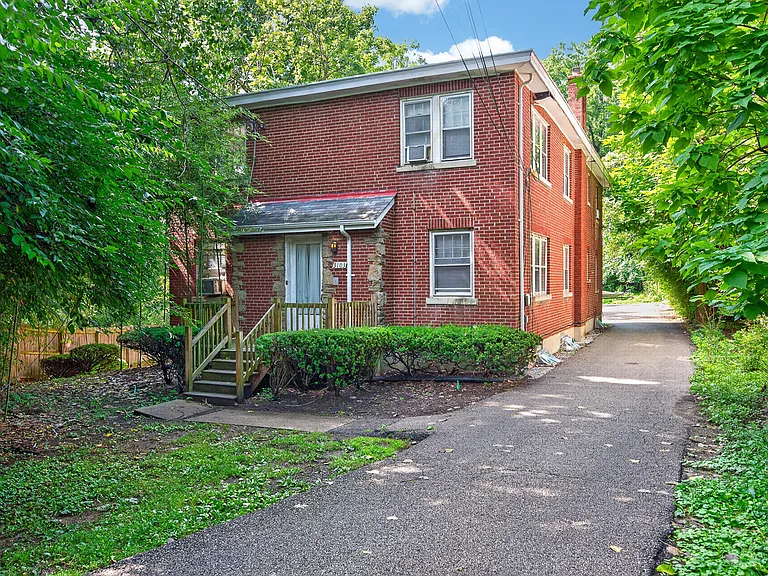 Celeron Gardens Exterior