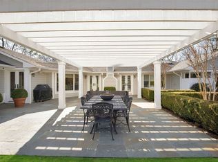 3 Messenger Ln, Sands Pt, NY 11050