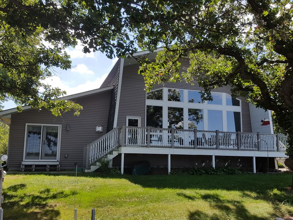 1st image of 212 Country Club Dr