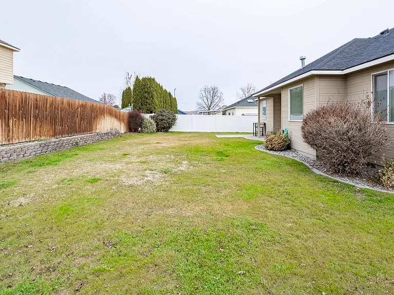 1713 Sequoia Ave — Photo 6