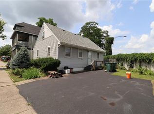 29 Laburnam Cres, Rochester, NY 14620