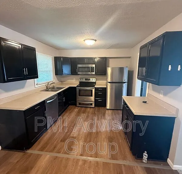1220 SW 31st Ter — Photo 5