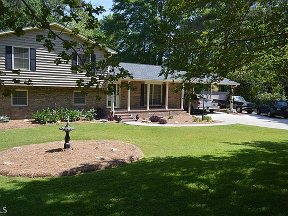 3rd image of 3226 Rhonda Dr