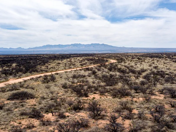 E Cochise Trl #86, Saint David, AZ 85630