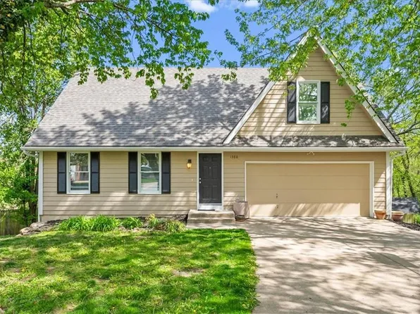 1380 W Prairie Ct, Olathe, KS 66061
