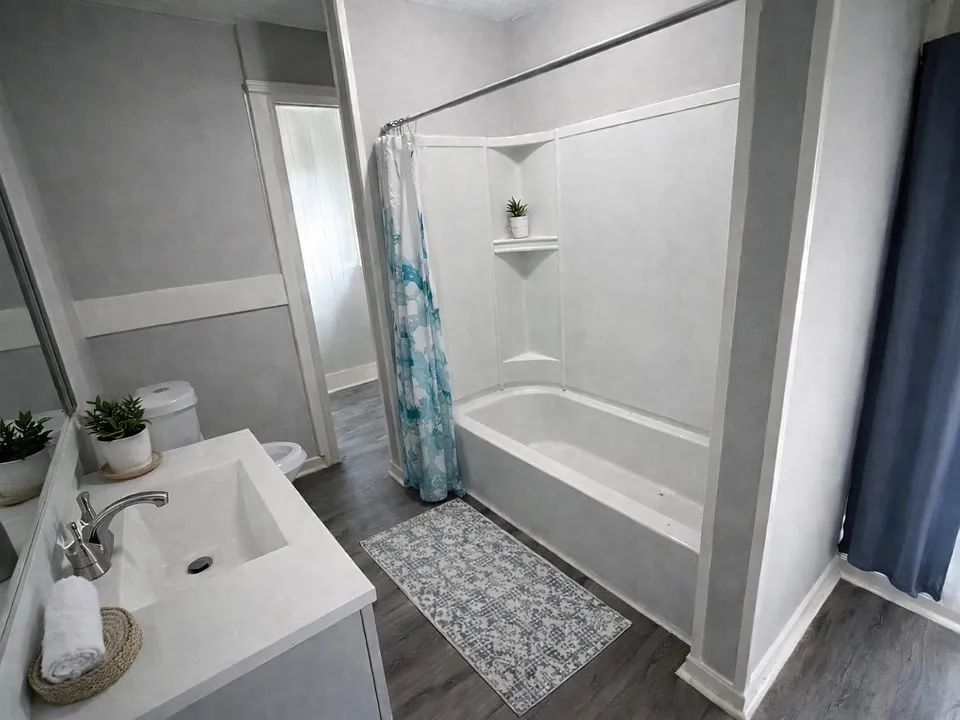 Virtually stage Bathroom