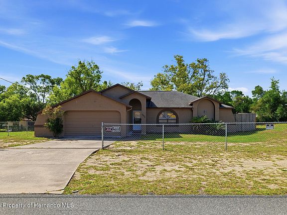 3rd image of 10464 Maderia St