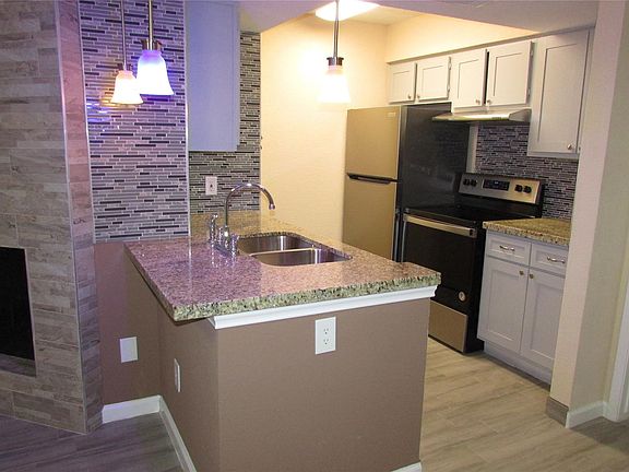 5th image of 3919 Fairmont Pkwy APT 215
