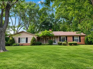 1111 Ashover Dr, Bloomfield Hills, MI 48304