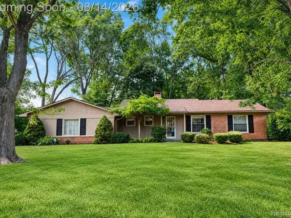 1111 Ashover Dr, Bloomfield Hills, MI 48304