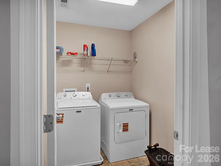 1401 Hammond Dr — Photo 21