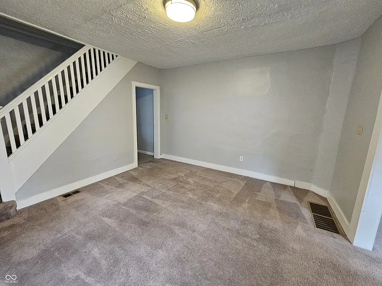 2143 Bellefontaine St — Photo 6