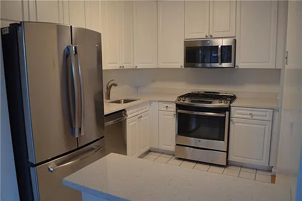 Rented by essential NEW YORK Real Estate | media 1