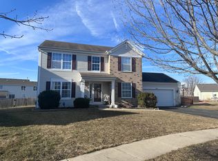 319 Cloverleaf Ct, Dekalb, IL 60115