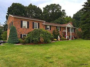 1268 Claythorne Dr, Johnstown, PA 15904