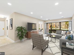 5801 Edson Ln APT T3, Rockville, MD 20852
