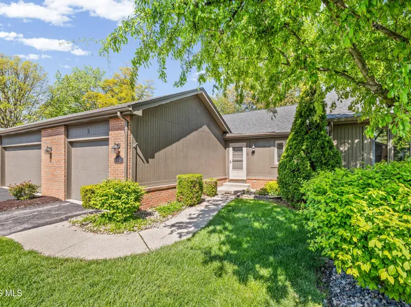 5 Abbey Rd, Perrysburg, OH 43551