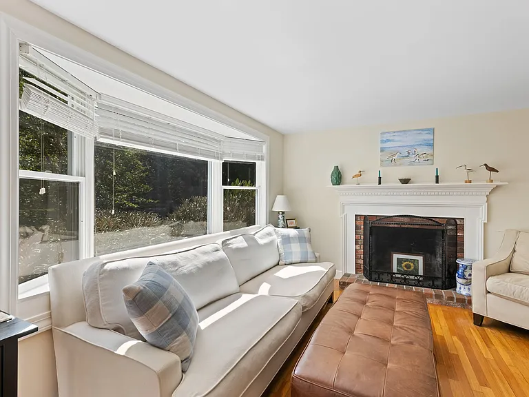 4 Wildwood Ave — Photo 22