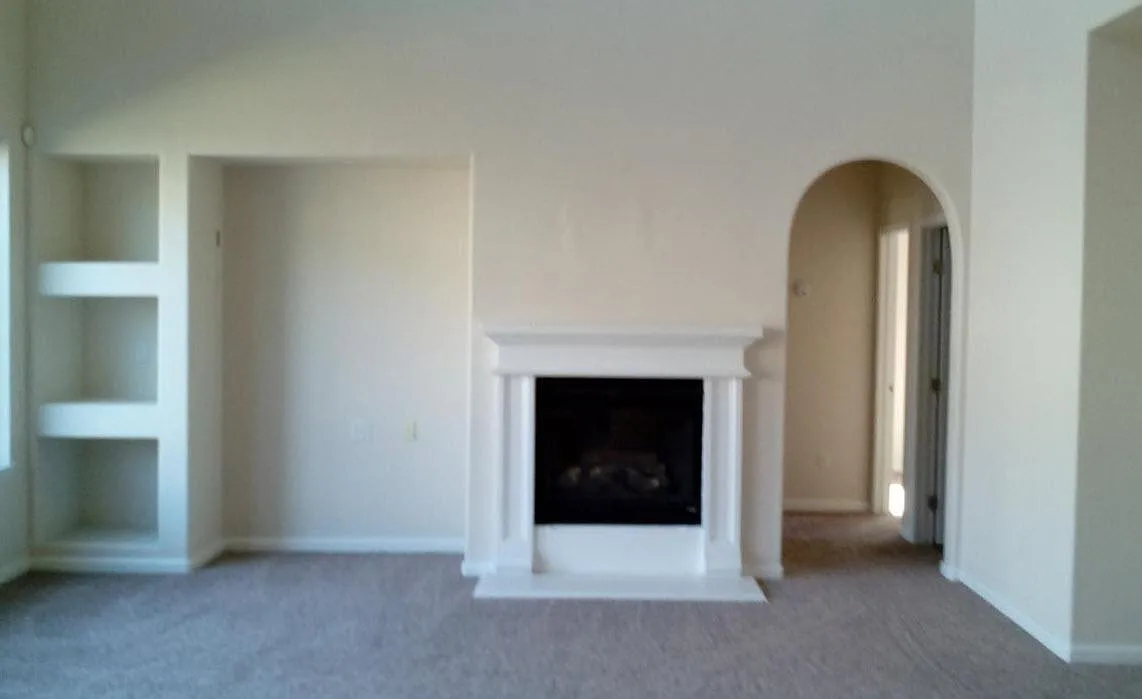 5 bed, 2848 sqft, $2,995 — Photo 4