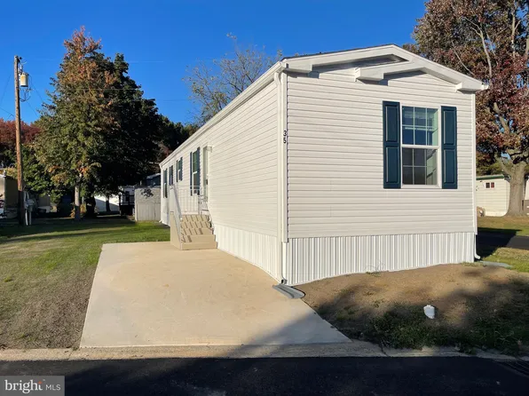 35 Pennington Dr, Pennsville, NJ 08070