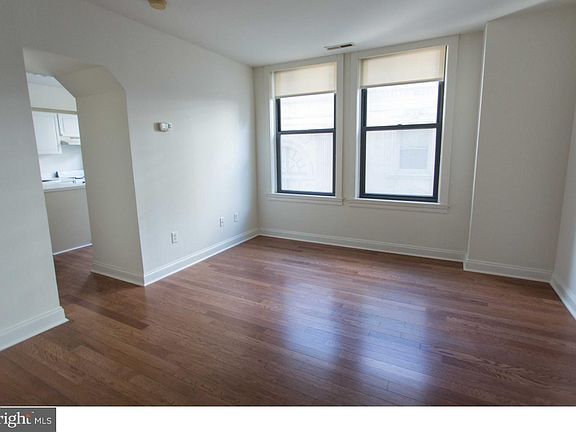 5th image of 1411-1 Walnut St #1203
