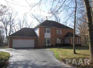 330 W Ravinwoods Rd, Peoria, IL 61615