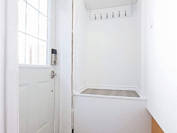 3rd image of 15 Denison Rd W