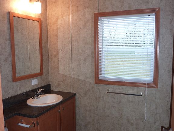5th image of 32567 N East Ln