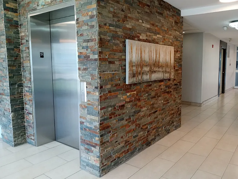 95 Barrie Rd — Photo 12