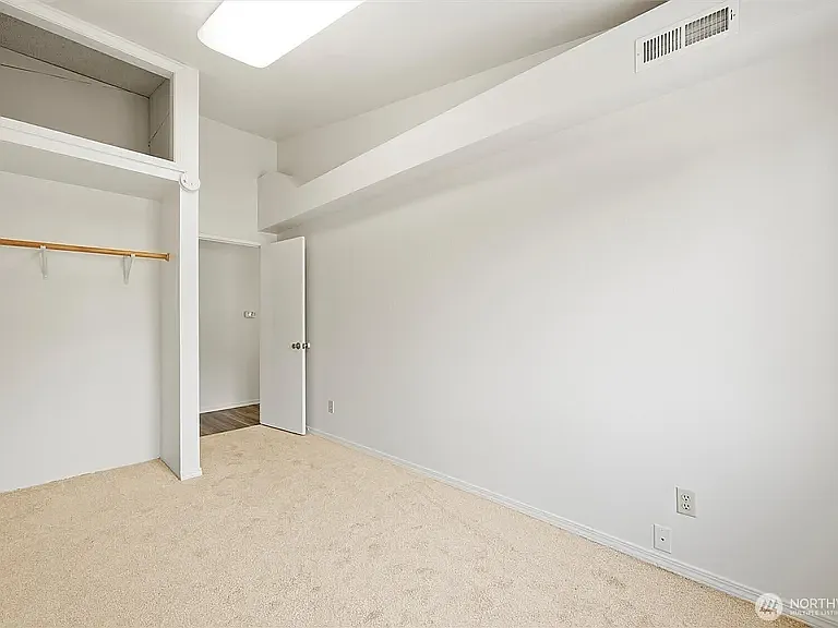 1695 Ruth St — Photo 10