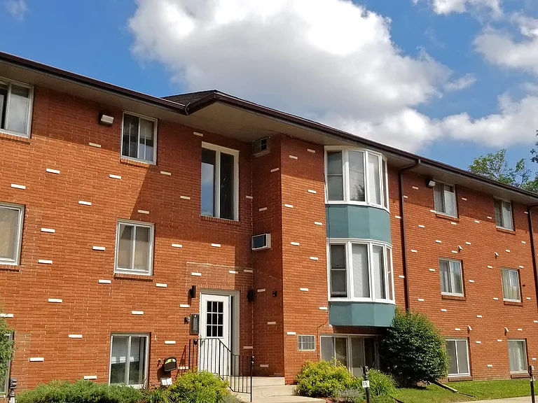 Richfield Square Apartments — Photo 18