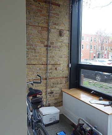 4th image of 2107 N Leavitt St