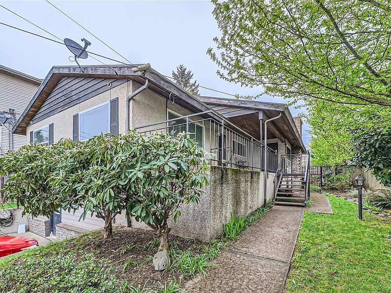 10708 Stone Ave — Photo 11