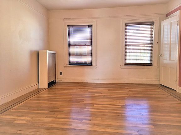 3rd image of 251 13th St #3