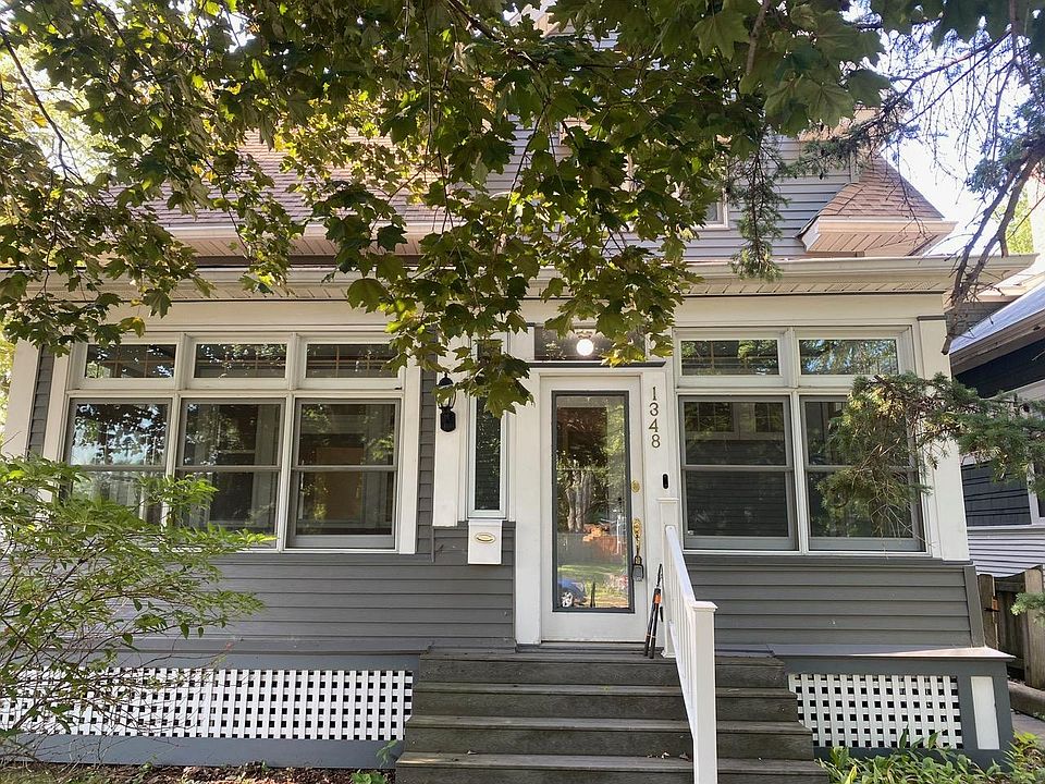 Welcome to 1348 Ashland. Beautiful two story with 3 beds and 2 baths.
