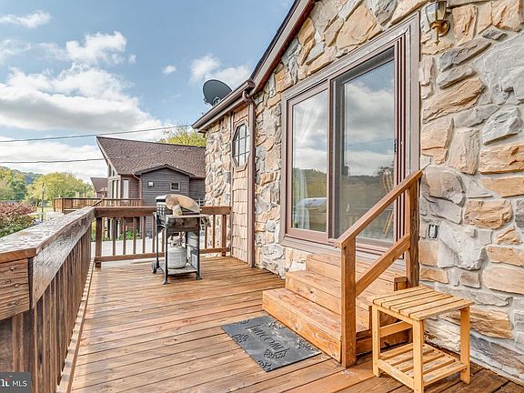 2nd image of 38 River Cliff Dr