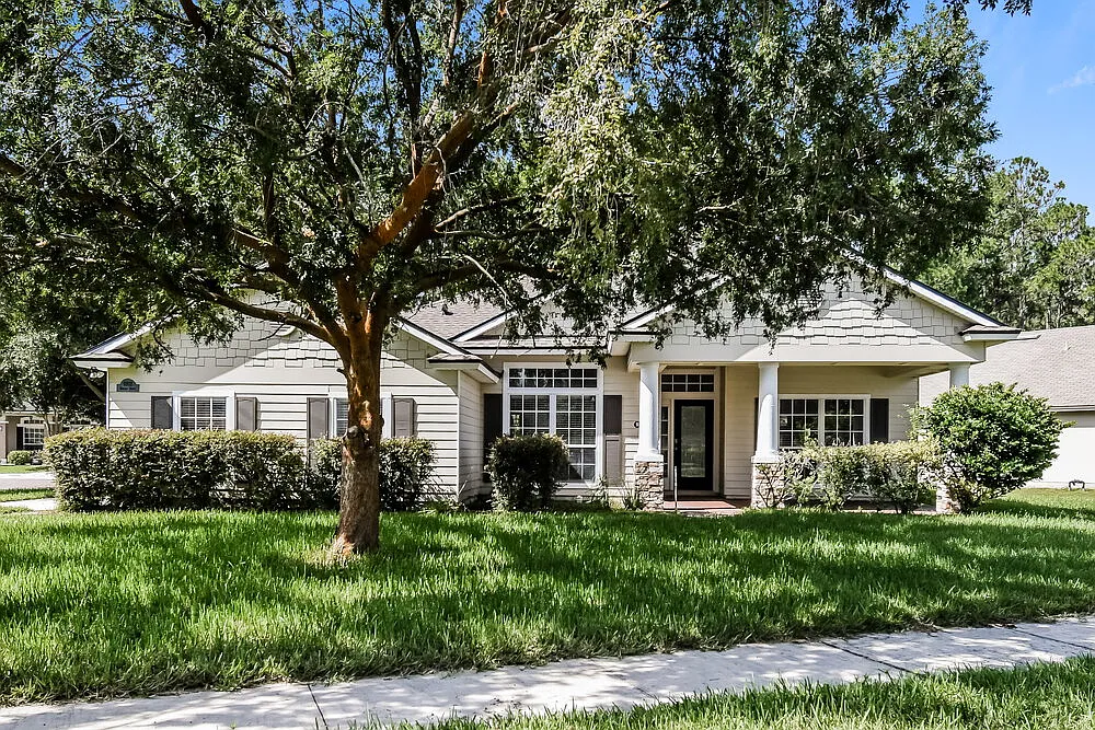 3 bed, 2.0 bath, 1669 sqft, $2,040 — Photo 1