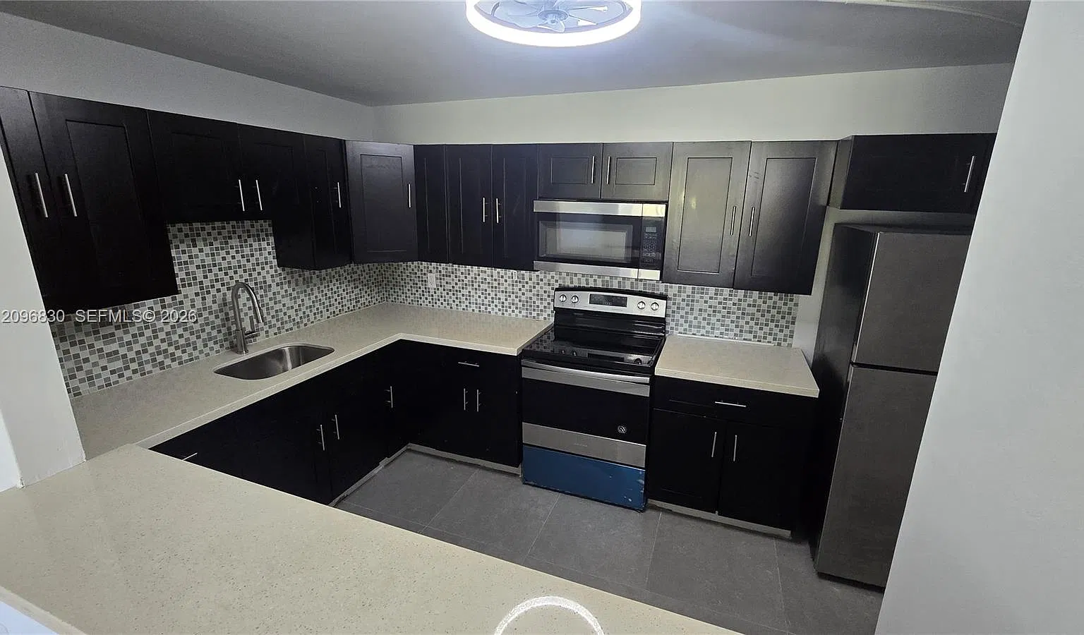 Naranja Lakes Condo No 5 — Photo 4