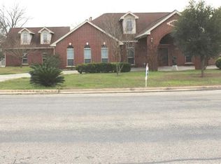 1003 T H Johnson Dr, Taylor, TX 76574