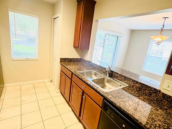 5th image of 3856 Island Way St