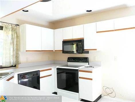 5th image of 4913 NW 50th Ct