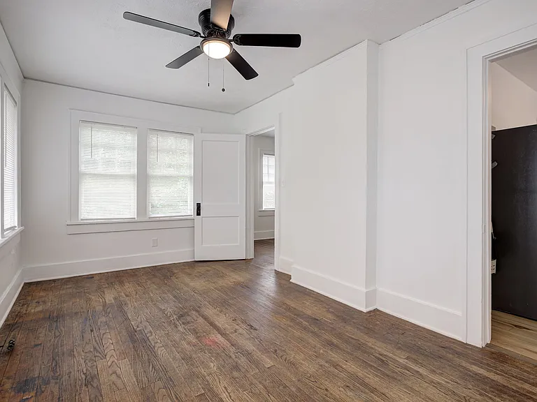 311 S Webster Ave #4 — Photo 12