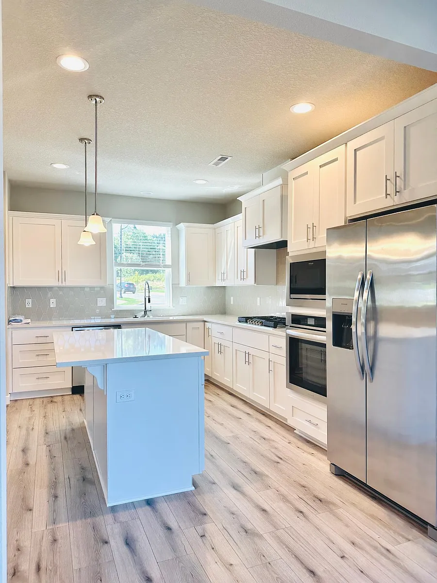 Building Photo - 16736 SE Silver Creek Falls Dr