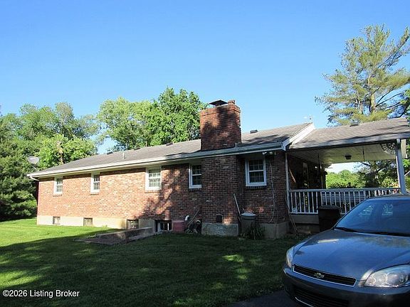 4th image of 1293 Plum Creek Rd