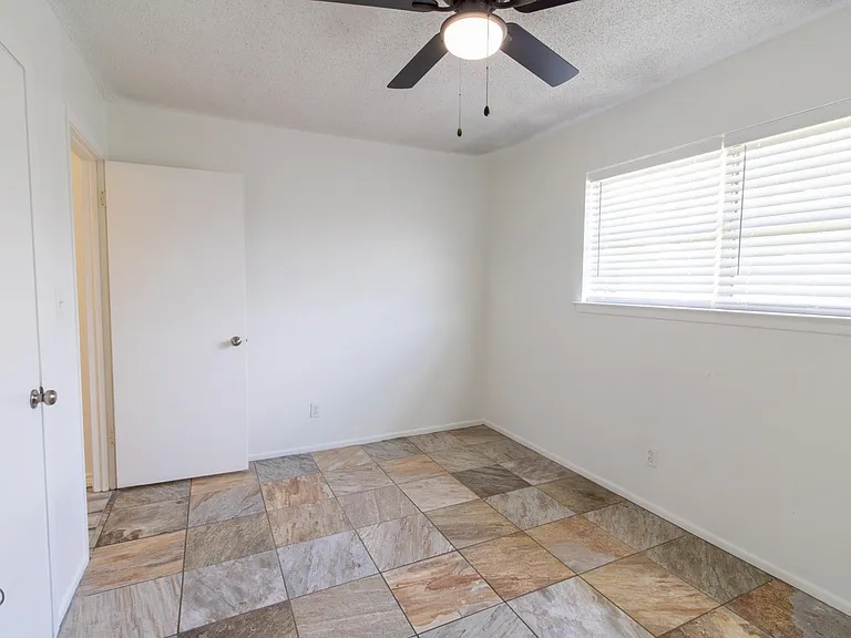 1020 Foley Ave — Photo 17